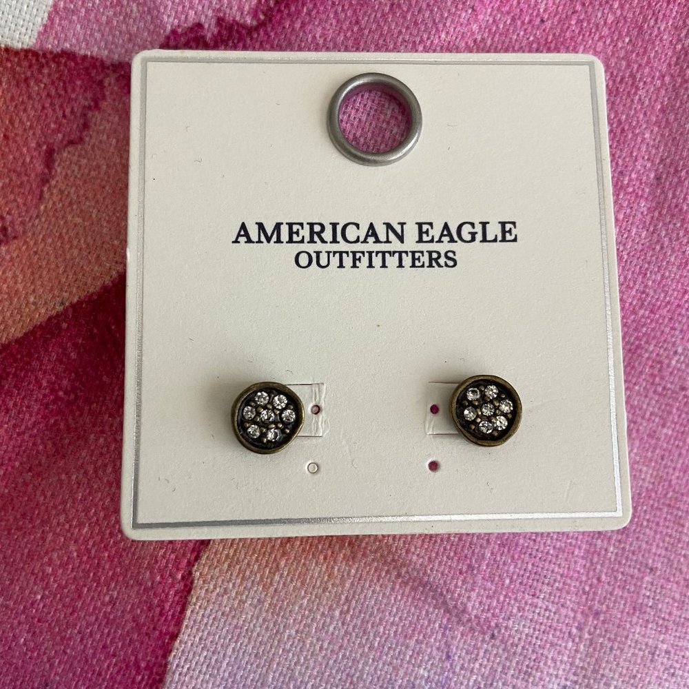 AMERICAN EAGLE - BUTTON STUD EARRINGS